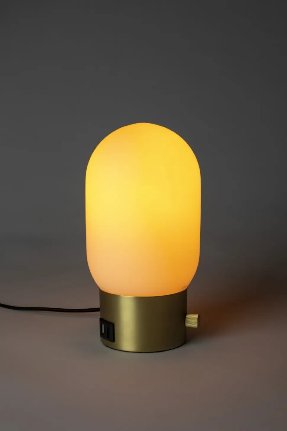 Bordslampa 'Urban Charger' - Guld