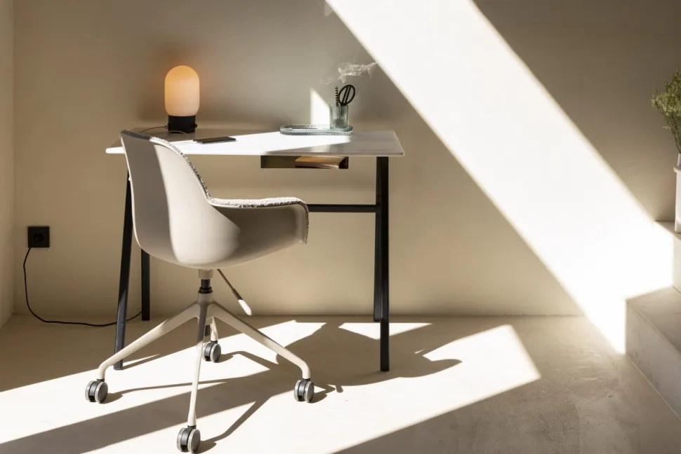 Bordslampa 'Urban Charger' - Guld