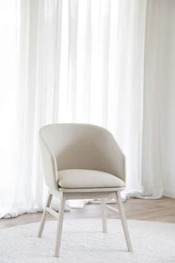 Karmstol 'Windham' - Beige/Vitpigmenterad