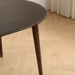Matbord 'Avora' - Valnöt