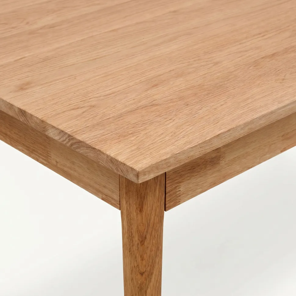 Matbord 'Fager' 135cm - Vitpigmenterad
