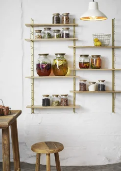 Vägghylla 'Wooden shelves' - Mässing/natur